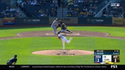 Corey Seager hits single to drive in a run, giving Rangers lead over Pirates