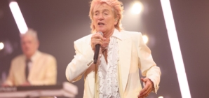 Rod Stewart, 80, cancels 6 concerts as he battles the flu