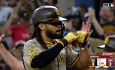Fernando Tatís, Manny Machado drive in two runs each in 7th inning to give Padres lead vs. Diamondbacks