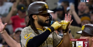 Fernando Tatís, Manny Machado drive in two runs each in 7th inning to give Padres lead vs. Diamondbacks