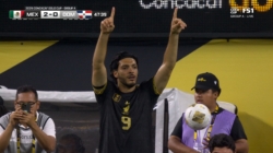 Raúl Jiménez scores in 47' to give Mexico a 2-0 lead over the Dominican Republic