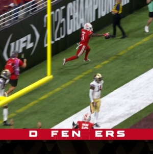 Jordan Ta'amu hits Jaydon Mickens on a 26-yard TD pass, bringing Defenders to tie with Panthers