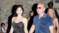 Lauren Sánchez Bezos wears daring dress during Saint-Tropez outing with Jeff Bezos