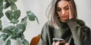5 tech terms affecting mental health — doomscrolling to digital detox