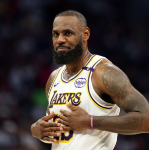 NBA Insider Issues Massive Lakers, LeBron James Future Prediction
