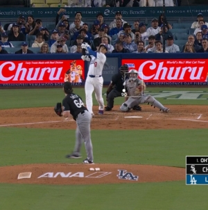 Shohei Ohtani belts 30th homer of season as Dodgers extend lead over White Sox