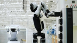 The Walker S2 humanoid robot swaps its own battery for 24/7 operation