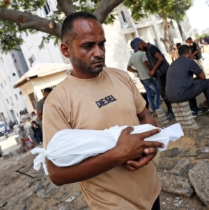 Gaza baby dies as starvation spreads