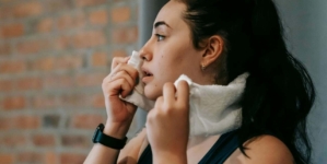 Smart wearable tracks your hydration in real time