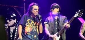 Johnny Depp joins Alice Cooper on stage for surprise Ozzy Osbourne tribute