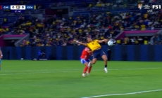 Nayely Bolaños scores a goal in 24' to give Ecuador a 1-0 lead over Chile