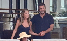 Jennifer Aniston spotted with rumored new boyfriend Jim Curtis on yacht in Spain
