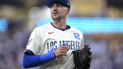 Former Dodgers, Diamondbacks Gold Glove Shortstop Suddenly Retires After 15 Years