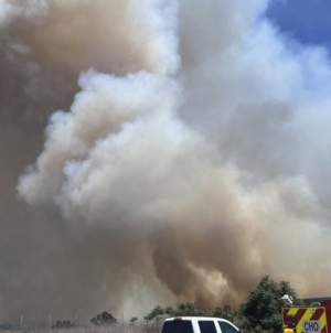 Euclid fire in Chino Hills grows quickly, closes the 71 Freeway