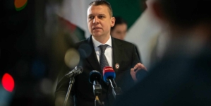 Menczer condemns ‘attack’ by Ukrainian journalist on government’s Vote 2025 survey