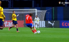 Sonya Keefe scores a goal in 35' to bring Chile level with Ecuador at 1-1