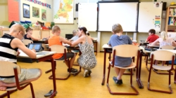 Government to Support Schools Assisting Students Returning from Abroad