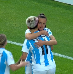 Yamila Rodríguez scores a goal in 88' to give Argentina a 1-0 lead over Peru