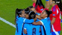 Pamela González scores PK in 40' to give Uruguay a 1-0 lead over Chile