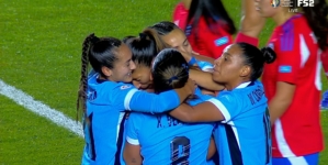 Pamela González scores PK in 40' to give Uruguay a 1-0 lead over Chile