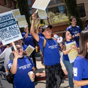 UC must reconsider ban on campus jobs for undocumented students
