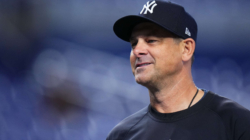 Former Manager of the Year Named Option for Yankees to Replace Aaron Boone