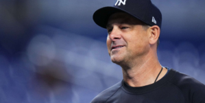 Former Manager of the Year Named Option for Yankees to Replace Aaron Boone