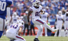 Bills Running Back Ray Davis Kicks Extra Point In Preseason Game