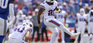 Bills Running Back Ray Davis Kicks Extra Point In Preseason Game