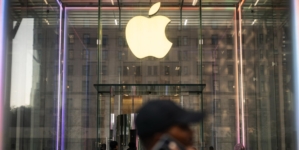 Trump, Apple to announce new $100 billion commitment to manufacturing in U.S.
