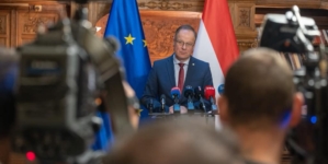 Navracsics: Regional government officials to receive 15% pay rise