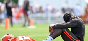 Legendary Browns QB Sends Ominous Shedeur Sanders Warning to Team