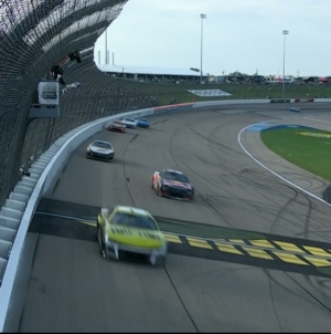 FINAL LAPS: William Byron takes the checkered flag at the Iowa Corn 350 | NASCAR on FOX
