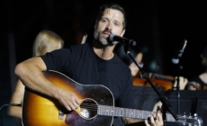 Walker Hayes opens up about sobriety struggle after daughter Oakleigh’s death