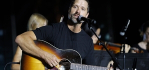 Walker Hayes opens up about sobriety struggle after daughter Oakleigh’s death
