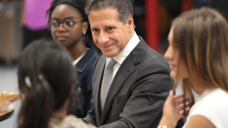 LAUSD Supt. Alberto Carvalho is hired for another four years