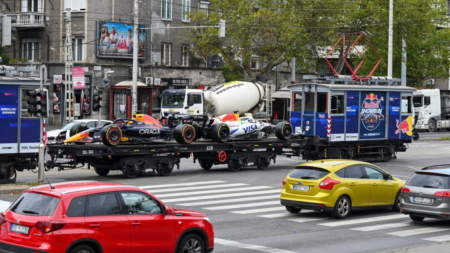 Red Bull Showrun: F1 Cars Roll through Budapest on Public Transport