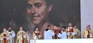 Cardinal Erdő Greets Pope Leo XIV on His 70th Birthday