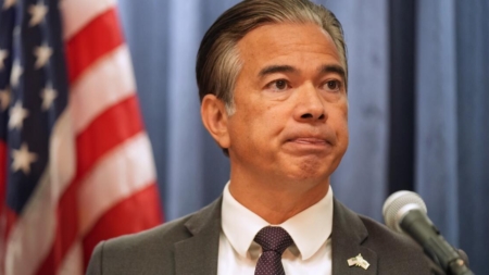 States sue Trump administration for tying aid to immigration laws