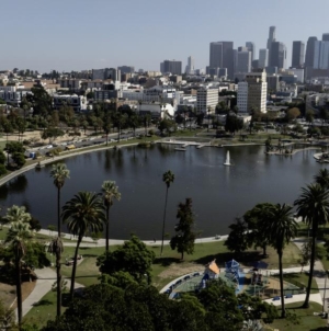 Drugs, crime and homelessness plague MacArthur Park. Can a fence rescue it?