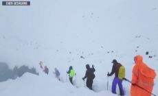Hundreds trapped by blizzard conditions on Mount Everest