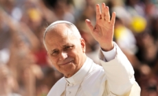Pope Leo, after Trump critique, urges Catholics to help immigrants