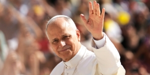 Pope Leo, after Trump critique, urges Catholics to help immigrants