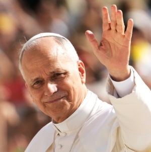 Pope Leo, after Trump critique, urges Catholics to help immigrants