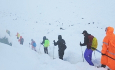 Over 200 hikers still stranded as blizzard hits Mount Everest
