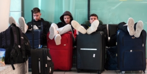Airport delays hit second day amid government shutdown