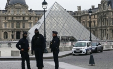 Arrests over jewel heist at the Louvre, French prosecutors say
