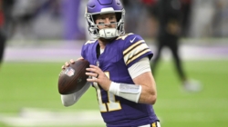 Vikings’ Carson Wentz Questionable to Return With Concerning Injury