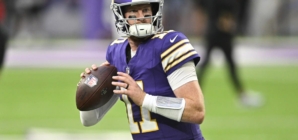 Vikings’ Carson Wentz Questionable to Return With Concerning Injury