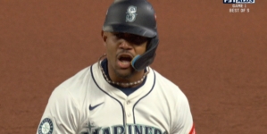 Mariners' Julio Rodríguez drives in a run to tie game vs. Tigers